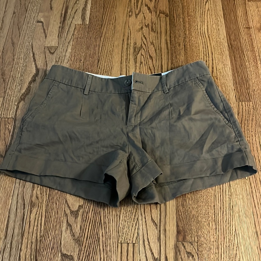 Banana Republic Olive Green Roll-Hem Women's Shorts